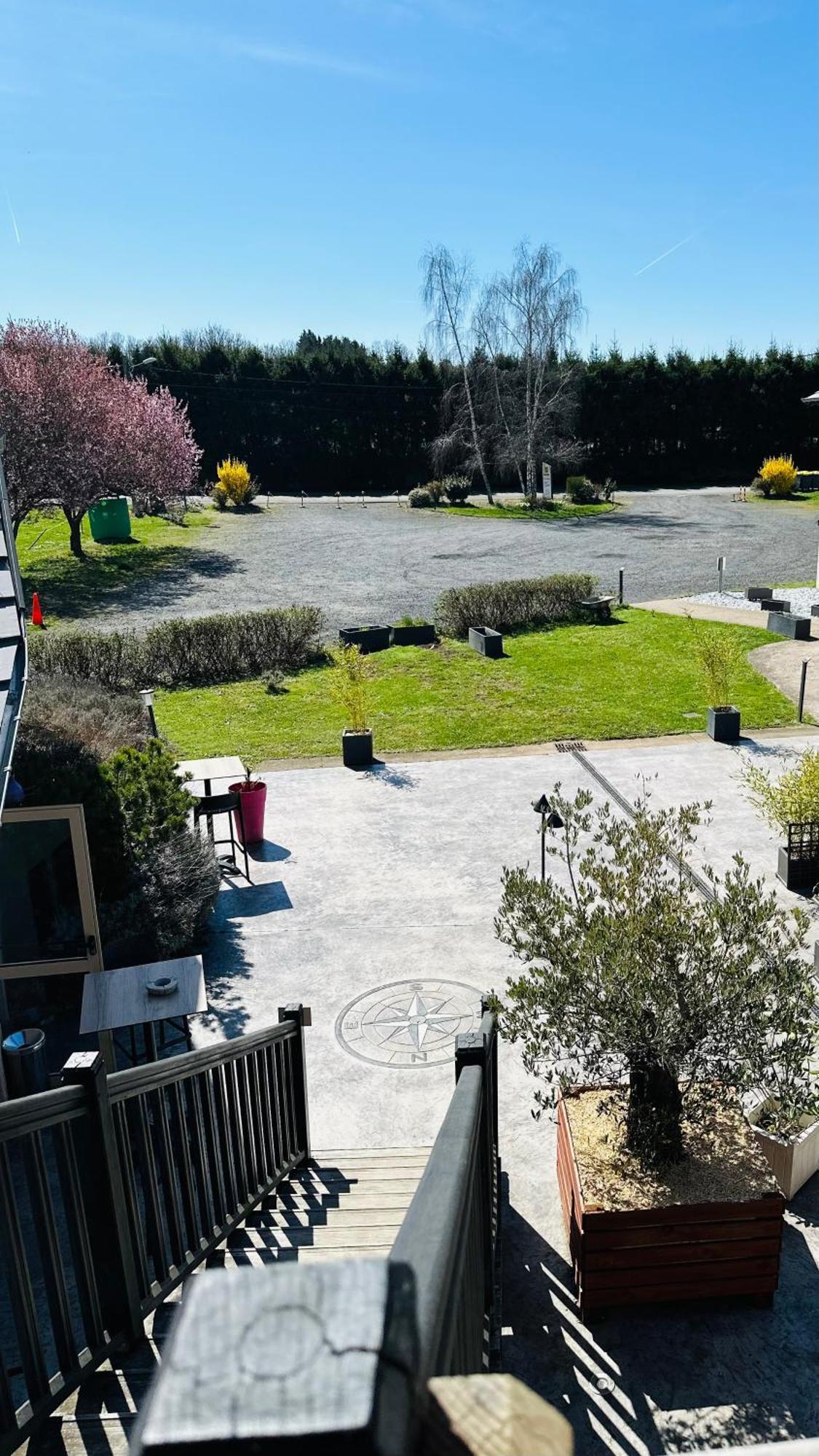 Logis Hotel Volcan Sancy Nebouzat Exterior photo